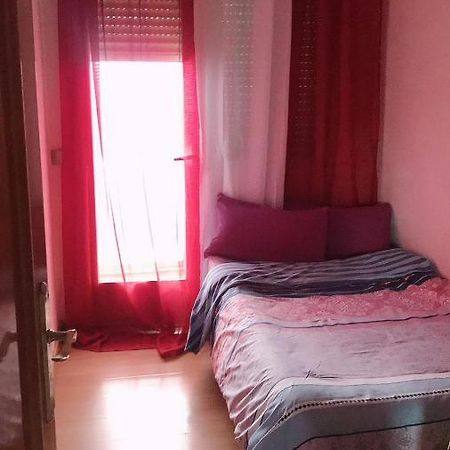Apartamento De 3 Dormitorios Por Entrevias Мадрид Екстериор снимка