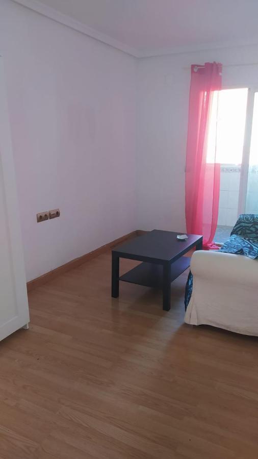 Apartamento De 3 Dormitorios Por Entrevias Мадрид Екстериор снимка