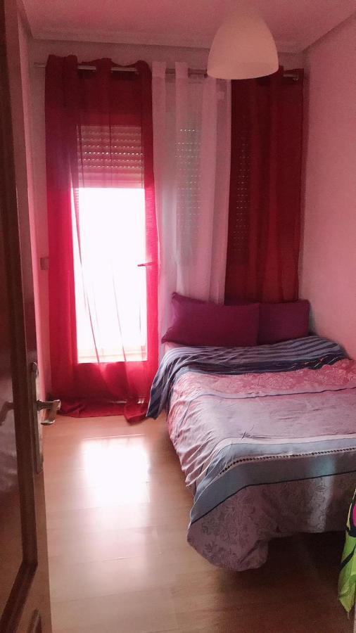 Apartamento De 3 Dormitorios Por Entrevias Мадрид Екстериор снимка