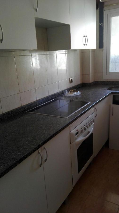Apartamento De 3 Dormitorios Por Entrevias Мадрид Екстериор снимка